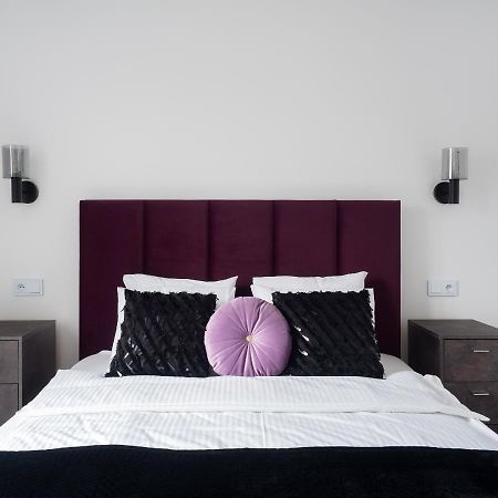 Szwedzka 22C Separate Bedroom Free Garage By Perfect Apart وارسو المظهر الخارجي الصورة