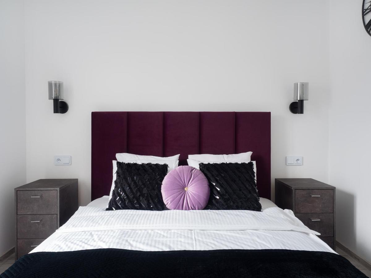 Szwedzka 22C Separate Bedroom Free Garage By Perfect Apart وارسو المظهر الخارجي الصورة