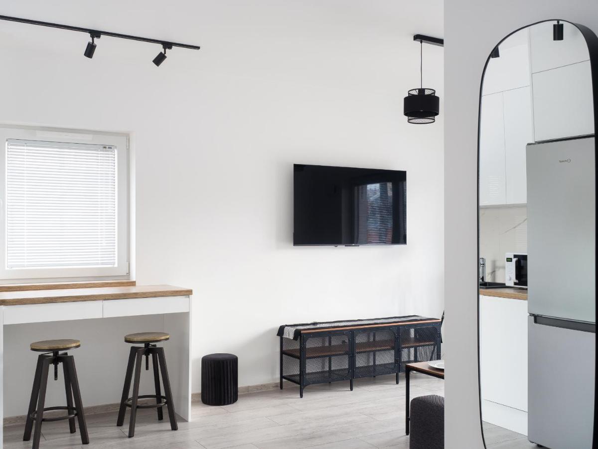 Szwedzka 22C Separate Bedroom Free Garage By Perfect Apart وارسو المظهر الخارجي الصورة