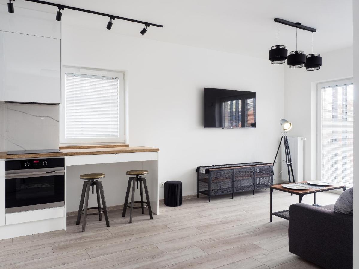 Szwedzka 22C Separate Bedroom Free Garage By Perfect Apart وارسو المظهر الخارجي الصورة