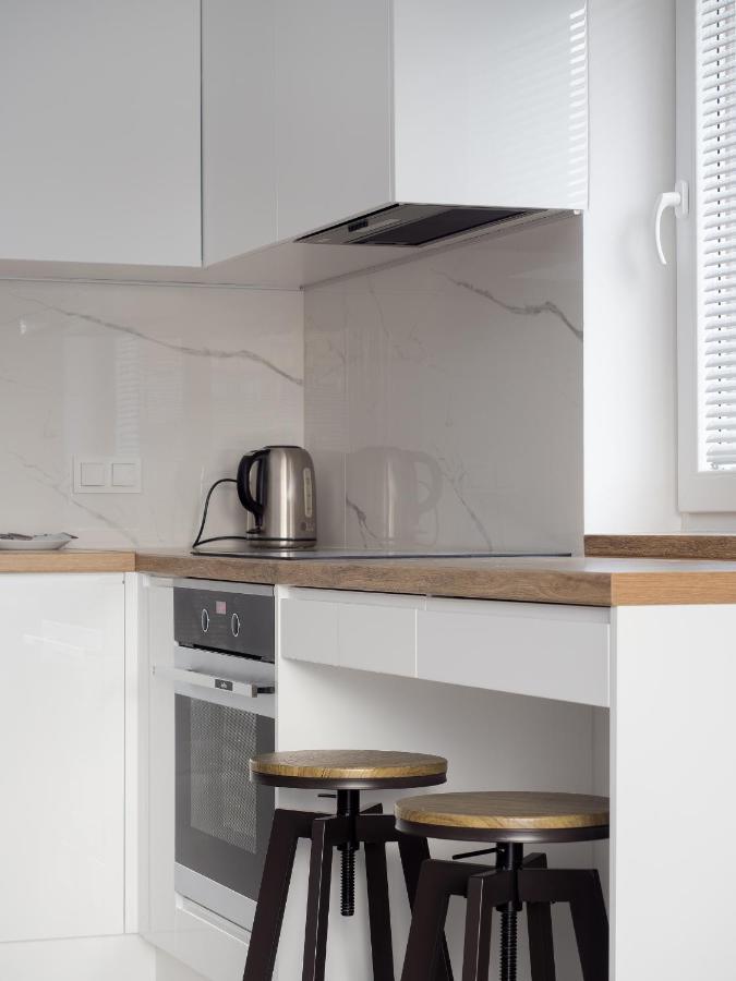 Szwedzka 22C Separate Bedroom Free Garage By Perfect Apart وارسو المظهر الخارجي الصورة